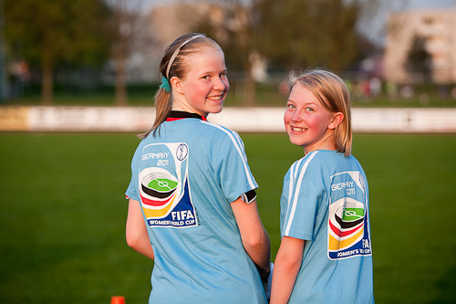 2009-04-14_18-28-19-SGE Mädels im DFB TV-_MG_6586 2009-04-14_18-28-19-SGE Mädels im DFB TV-_MG_6586
